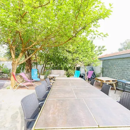 Le Doolie's - El Nido Garden Wifi Tv Bbq *